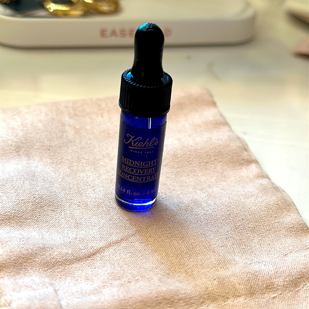 Kiehl’s Midnight Recovery Concentrate - Picture 1 of 3